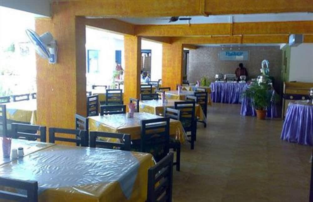 Alor Holiday Resort Calangute Exteriör bild